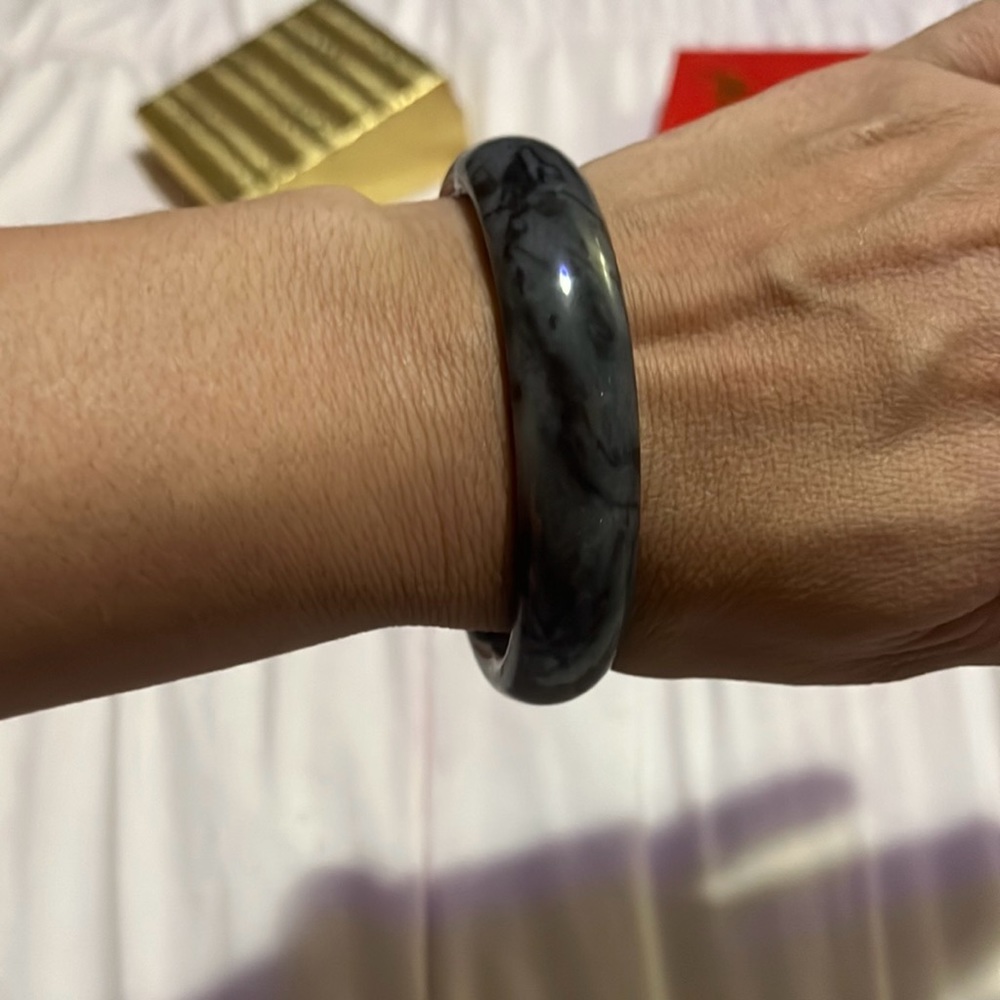 Vintage black jade bracelet